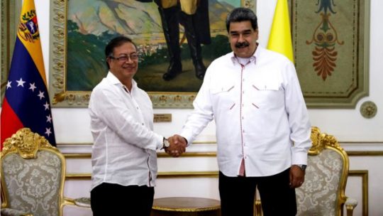 Presidente Nicolás Maduro recibe a su par de Colombia Gustavo Petro