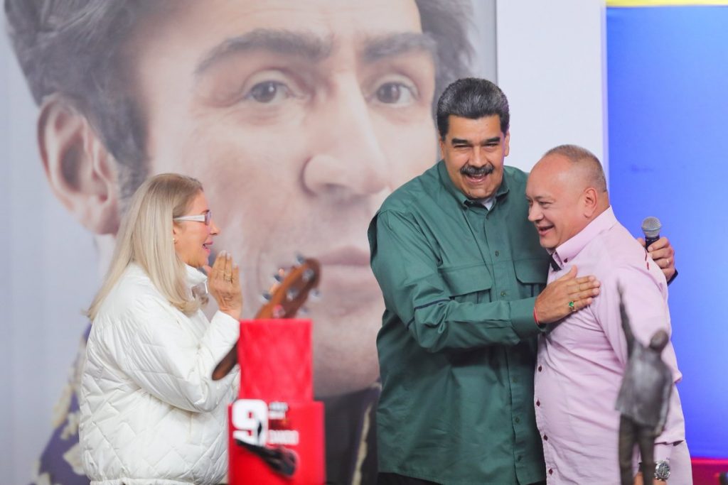 Presidente Nicolás Maduro presente en “‘Con El Mazo Dando”