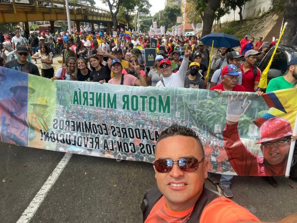 Motor Minero acompañó a la juventud patriótica en la celebración de su día