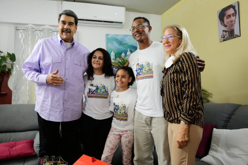 El Presidente Nicolás Maduro Moros, entregó viviendas en el Urbanismo “Ciudad Bicentenario”