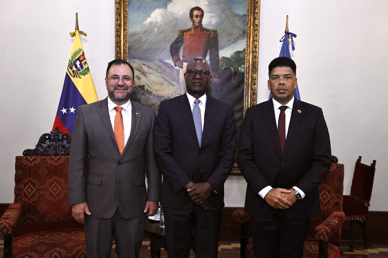 Namibia y Venezuela fortalecen cooperación en el área minera