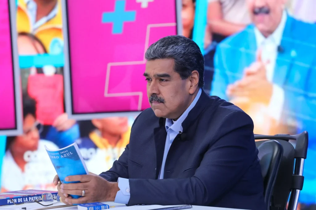 Presidente Nicolás Maduro transmite su programa N°42