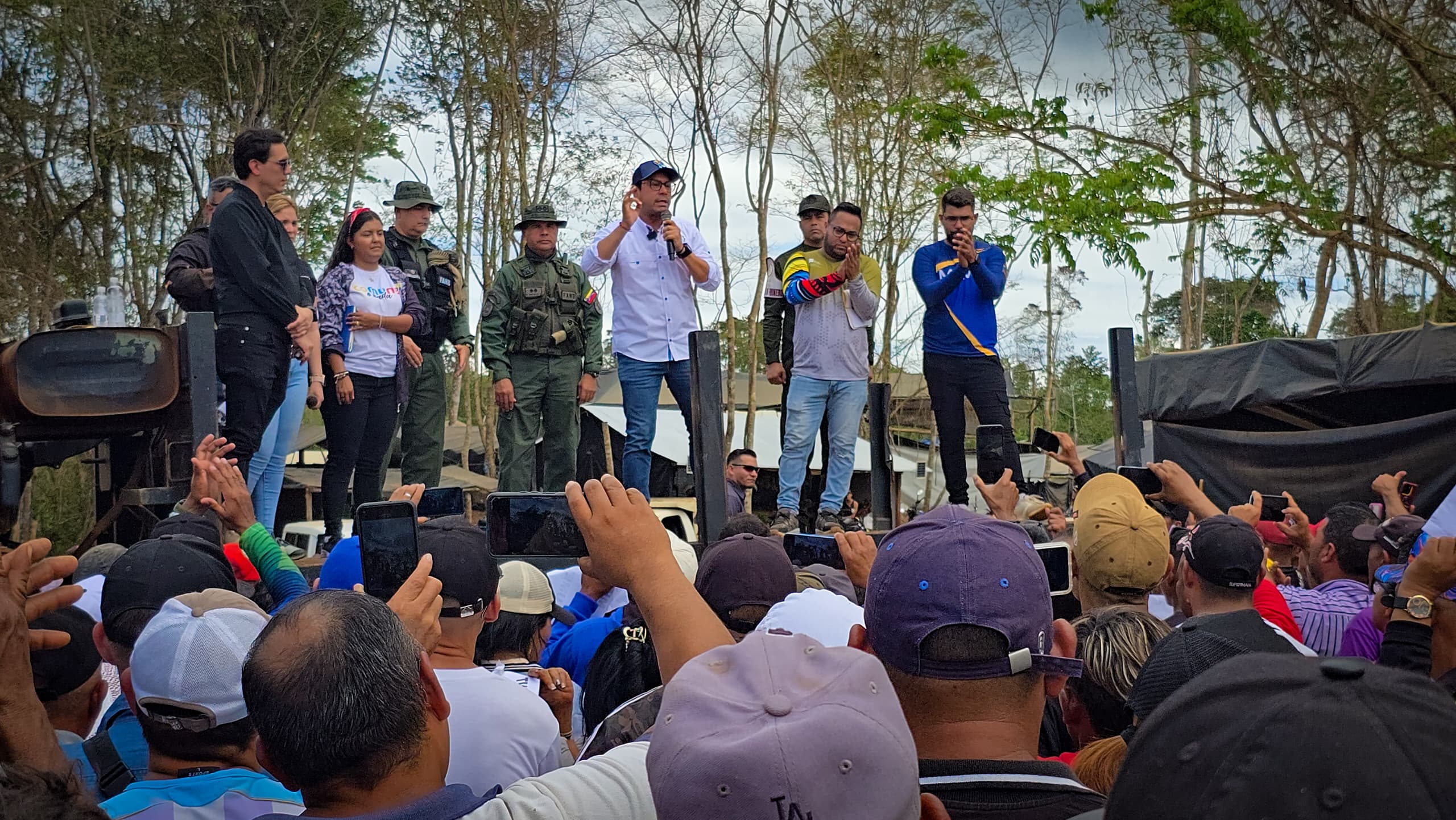 Ministro Héctor Silva encabezó Mega Asamblea minera en el sector «Bosco» de Sifontes