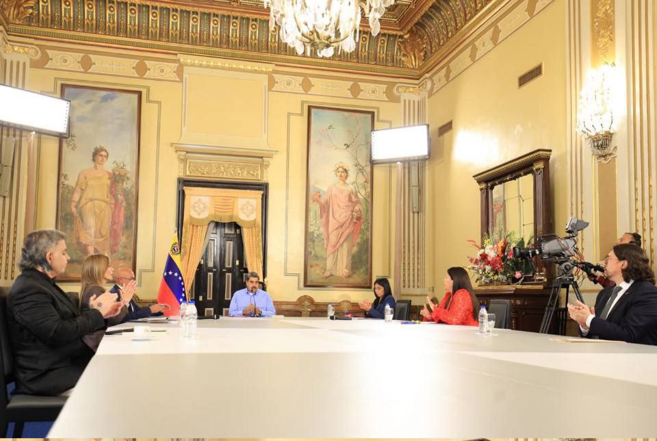 Presidente Nicolás Maduro aprobó Decreto Constitucional para la defensa integral de la nación