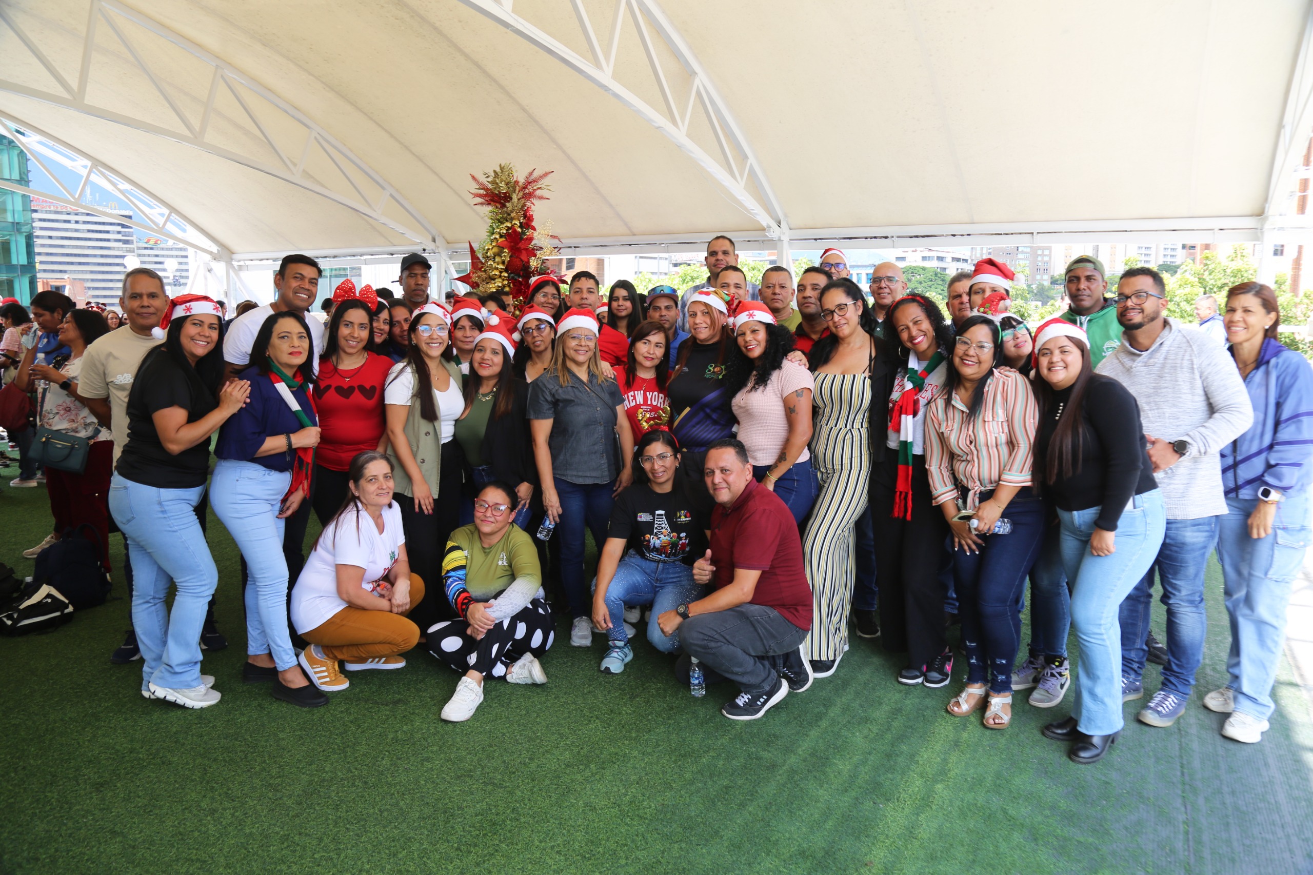 El MIDME y sus entes adscritos celebraron el inicio de la Navidad
