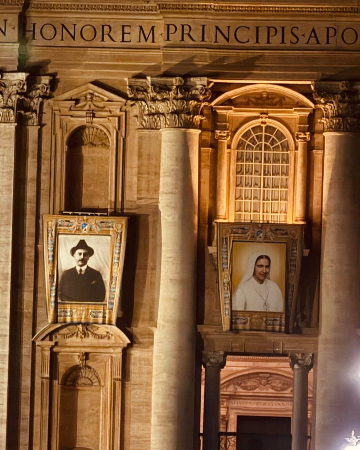 El pueblo de Venezuela celebra sus dos primeros santos