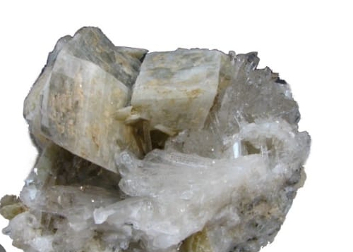 Magnesita: Mineral estratégico para el aparato productivo de la nación