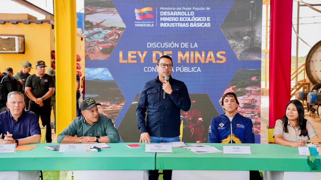 Ministro Héctor Silva lidera Consulta Pública para la reforma de la Ley de Minas junto a comunidades mineras de Bolívar